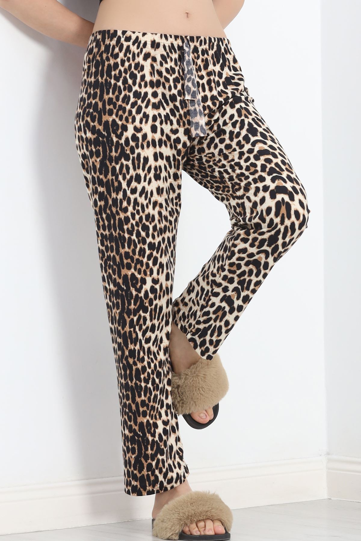 Desenli%20Süet%20Pijama%20Altı%20Kırmızıkareli%20-%20103.1287.-Leopar