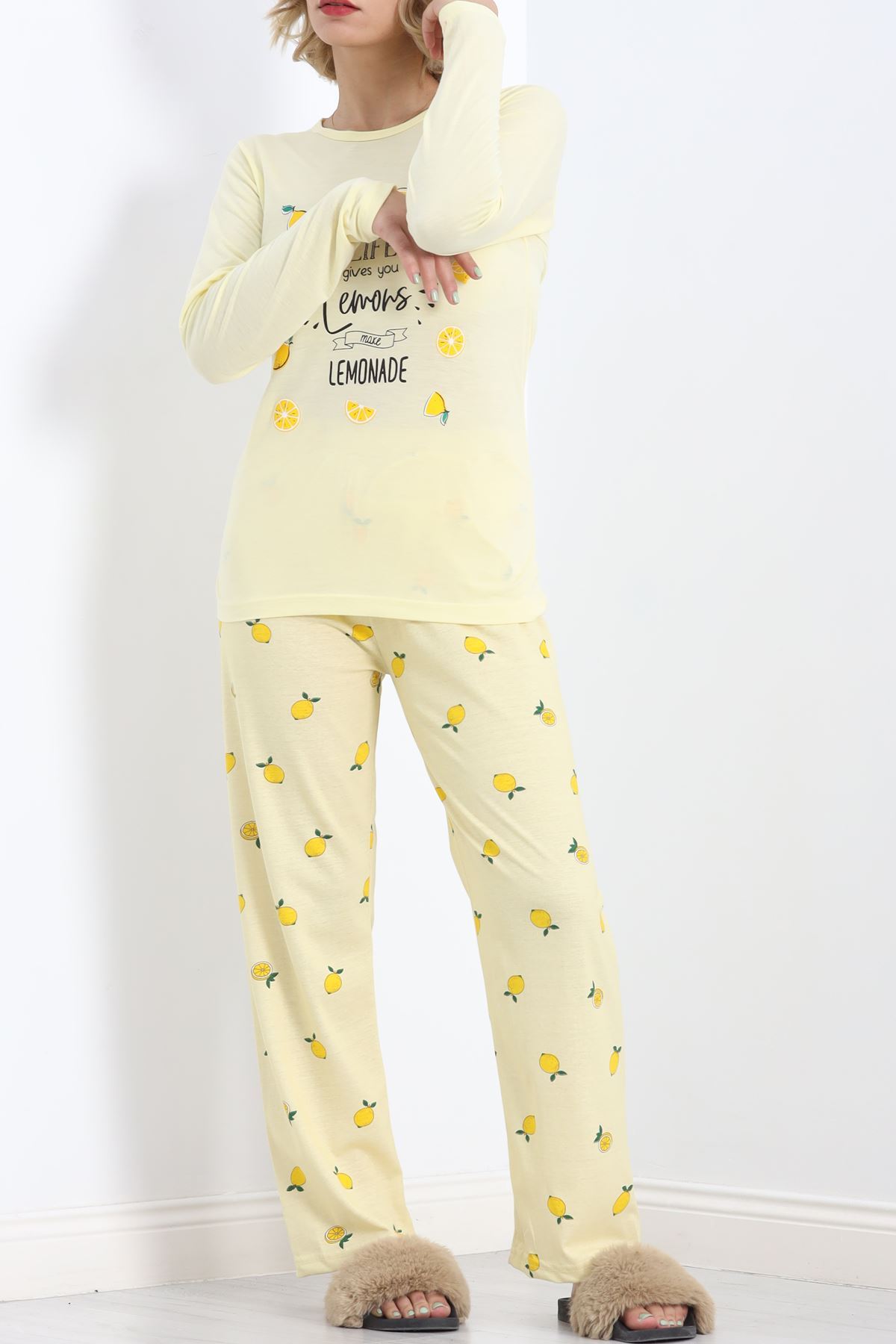 Baskılı%20Rotasyon%20Pijama%20Takımı%20Limonsarı%20-%20151.1287.-Sarı