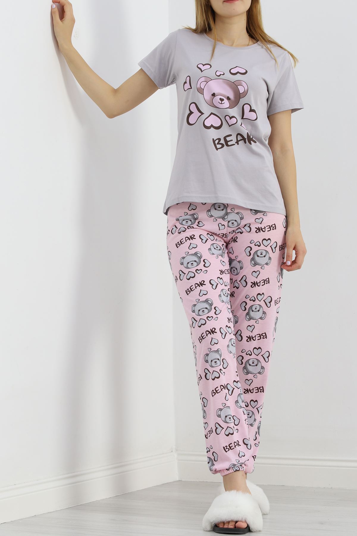 Desenli%20Pijama%20Takımı%20Sarı%20-%2018964.1567.-Gri-lila