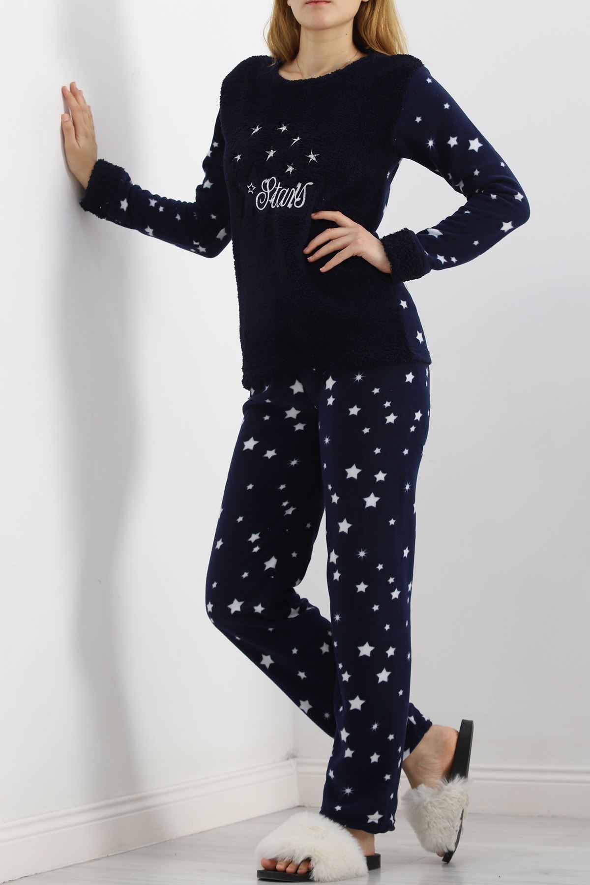 Peluş%20Polar%20Pijama%20Takımı%20Laciyıldız%20-%2019178.1050.-Laci-lacivert