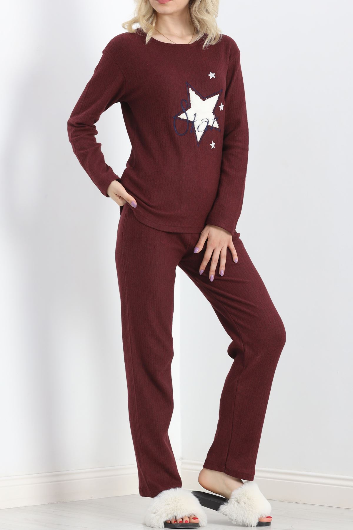 Nakışlı%20Fitilli%20Pijama%20Takımı%20Siyah%20-%2019217.1048.-Beyaz-saks-gold-siyah-bej-bordo