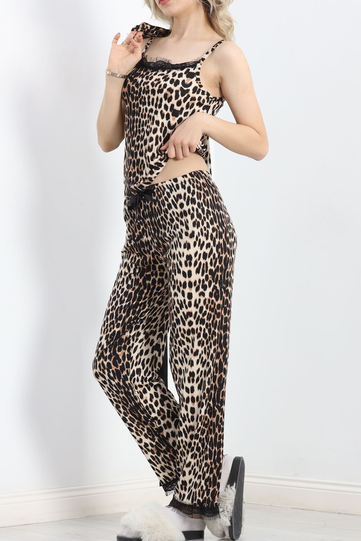 3’Lü%20Süet%20Pijama%20Takımı%20Leopar%20-%20668.1287.